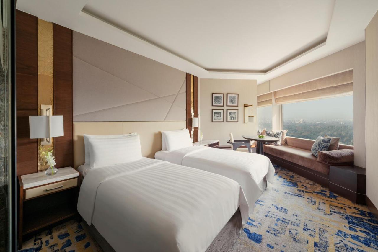 Shangri-la Eros Hotel 5*