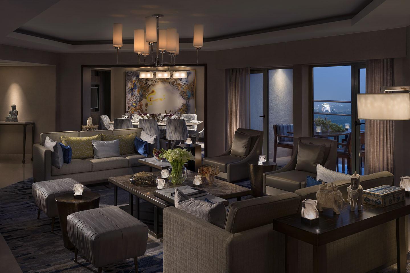 Shangri-la Eros Hotel 5*