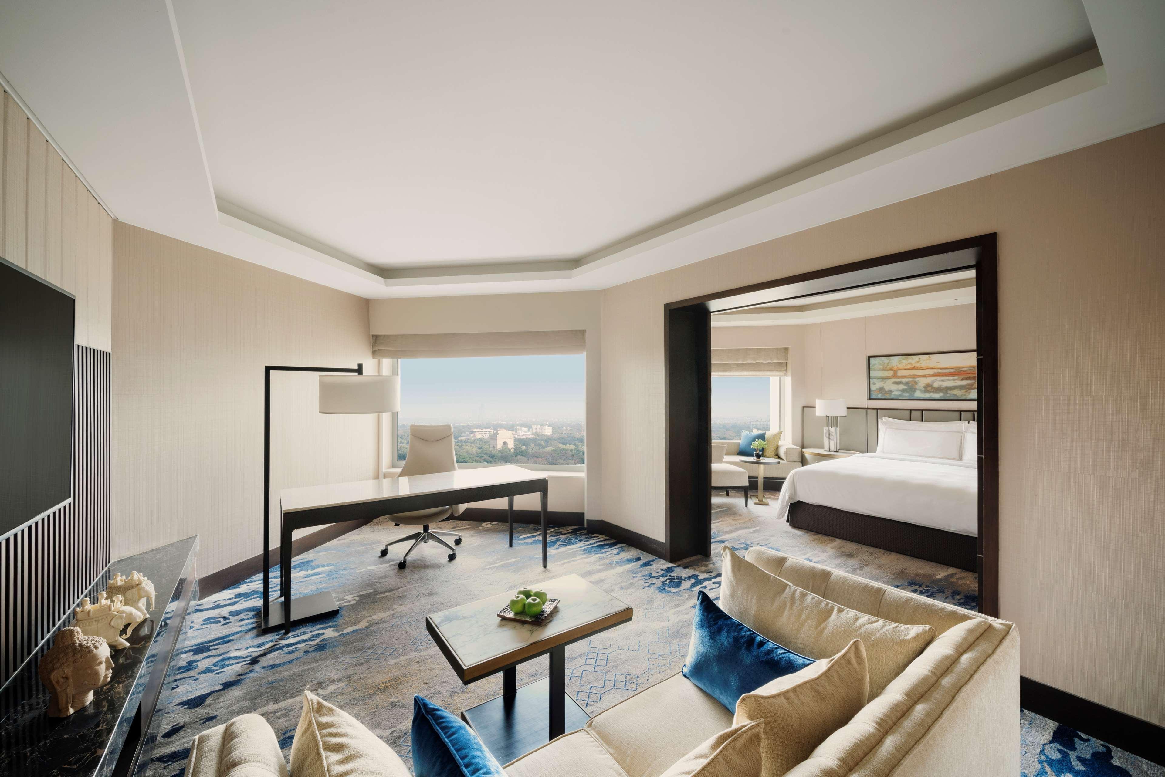Shangri-la Eros Hotel 5*