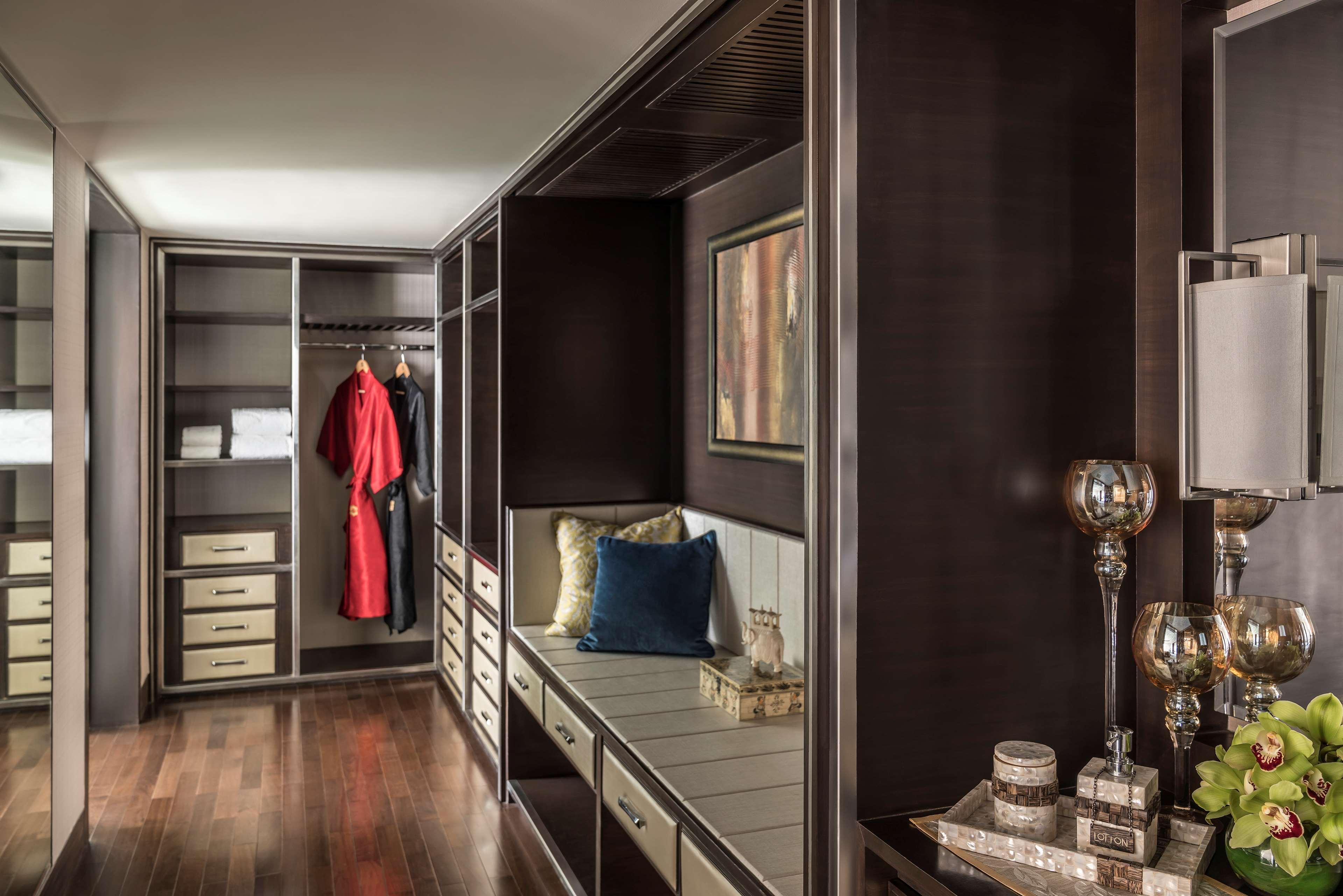 Shangri-la Eros 5* New Delhi