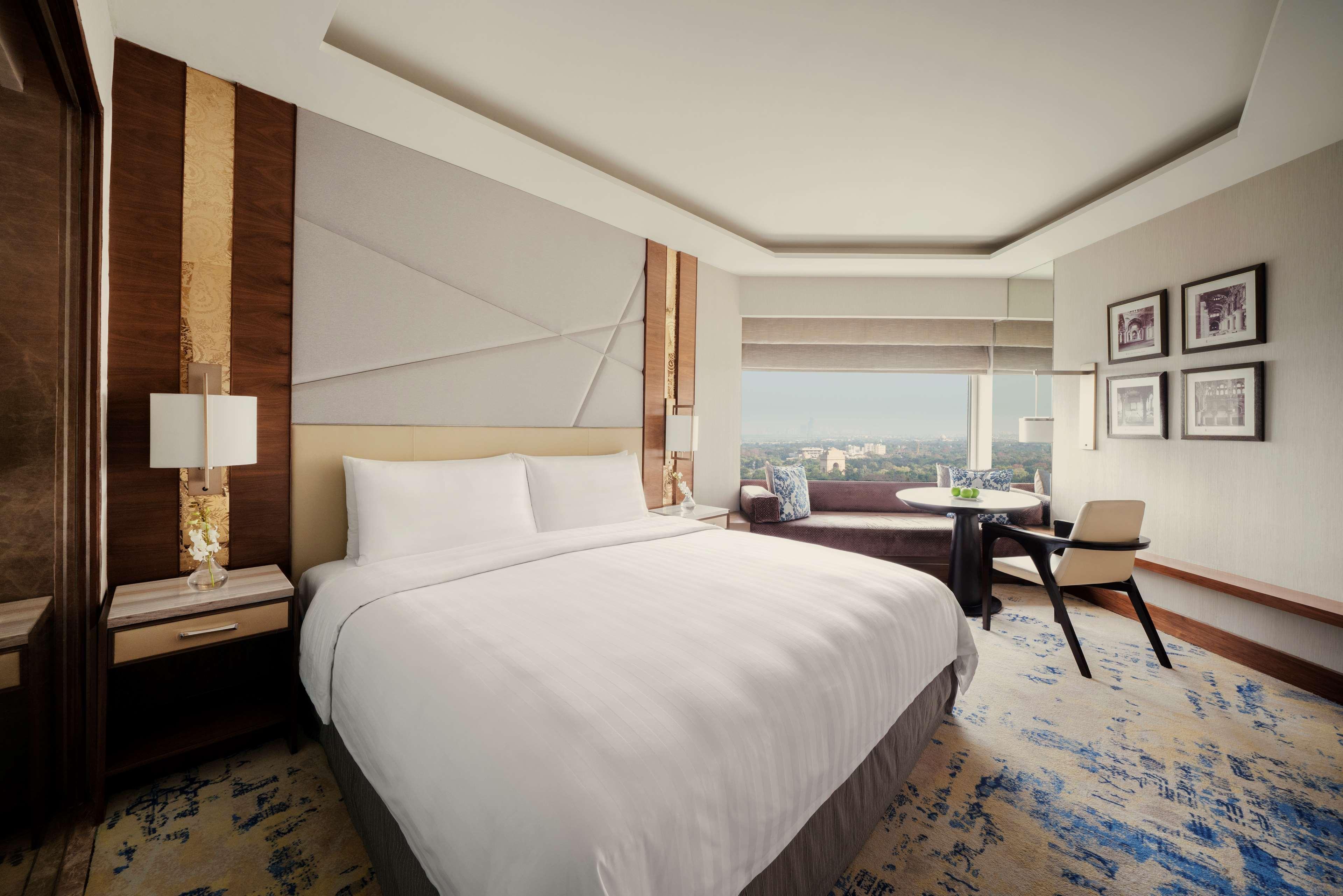 Shangri-la Eros Hotel