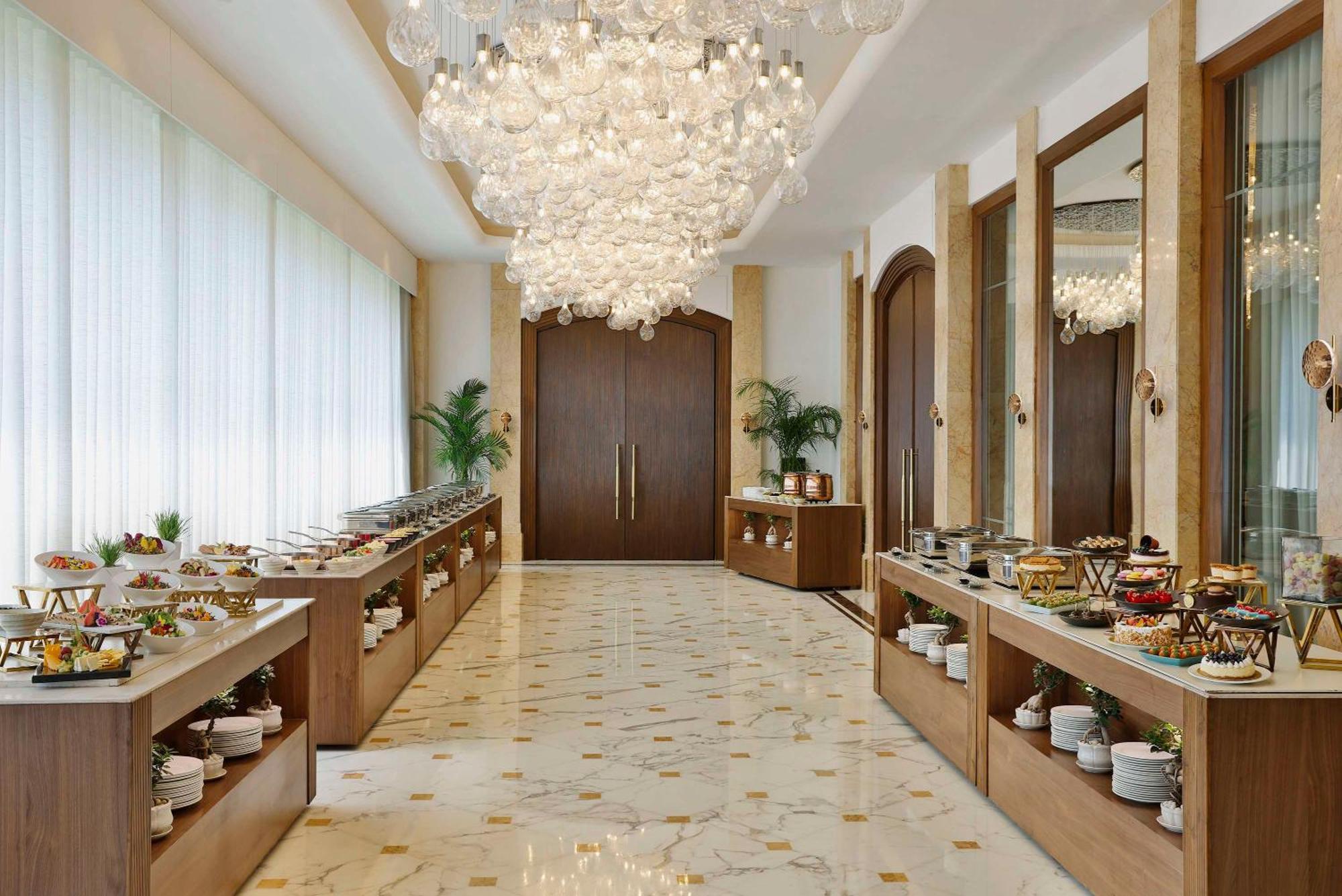 Hotel Shangri-la Eros